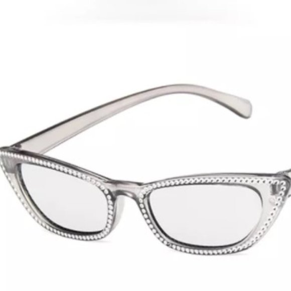 #89 🔵Cat Eye Rhinestone and Smoky Grey Sunglasses - Picture 1 of 3